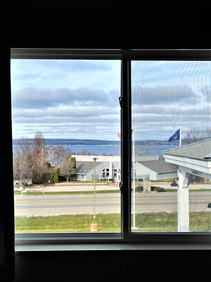 Americinn By Wyndham Petoskey Εξωτερικό φωτογραφία