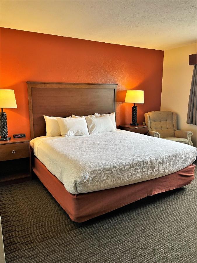 Americinn By Wyndham Petoskey Εξωτερικό φωτογραφία
