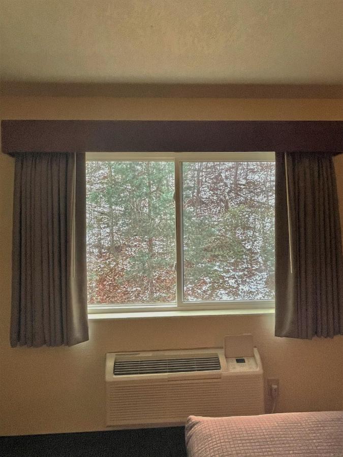 Americinn By Wyndham Petoskey Εξωτερικό φωτογραφία