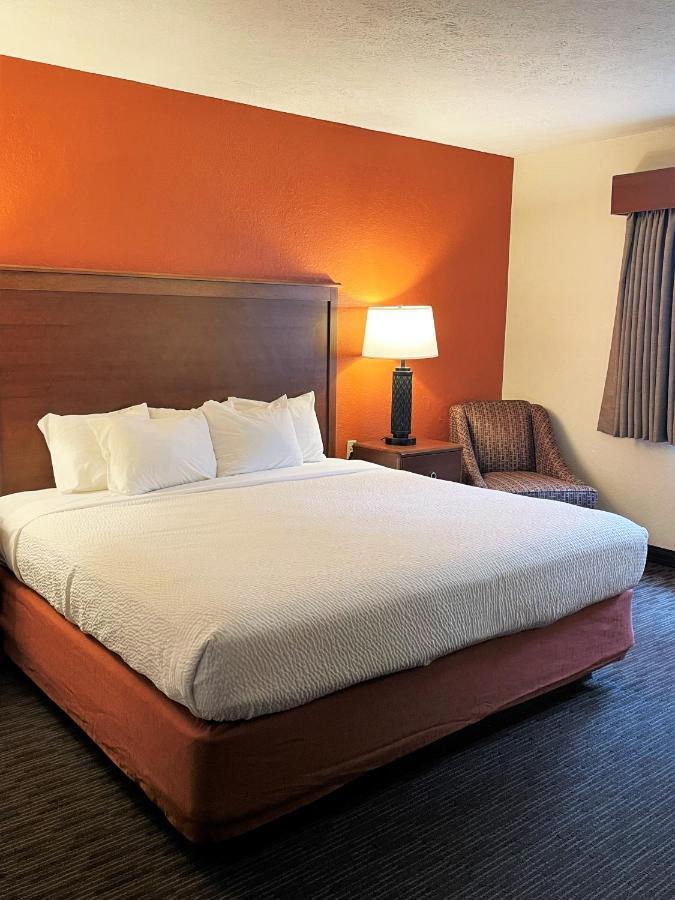 Americinn By Wyndham Petoskey Εξωτερικό φωτογραφία
