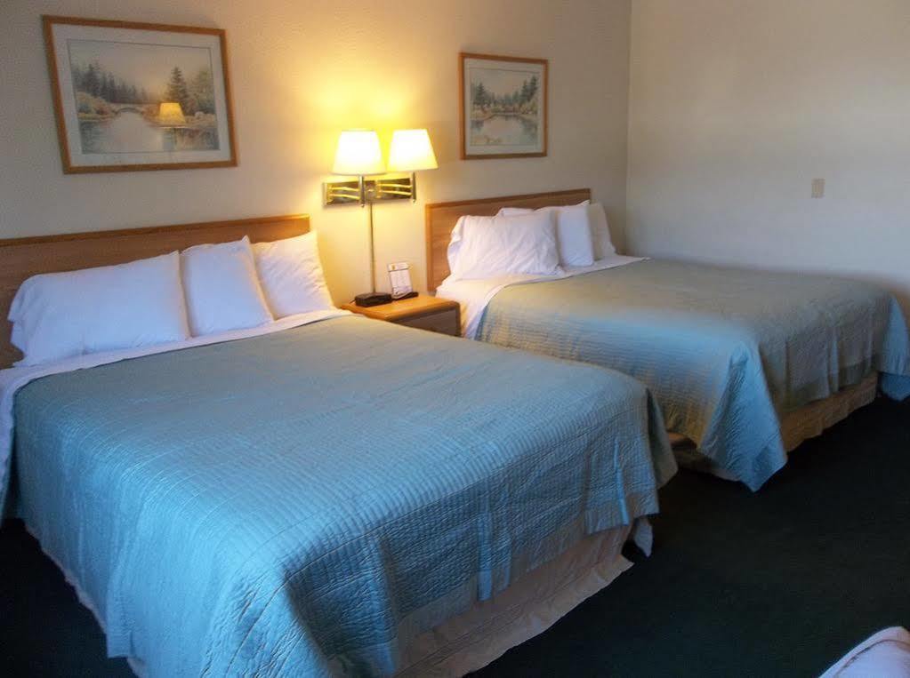 Americinn By Wyndham Petoskey Εξωτερικό φωτογραφία