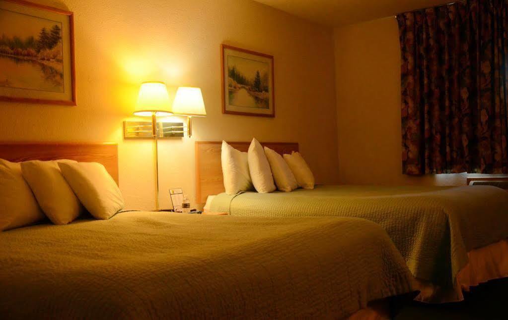 Americinn By Wyndham Petoskey Εξωτερικό φωτογραφία