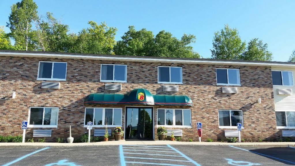 Americinn By Wyndham Petoskey Εξωτερικό φωτογραφία