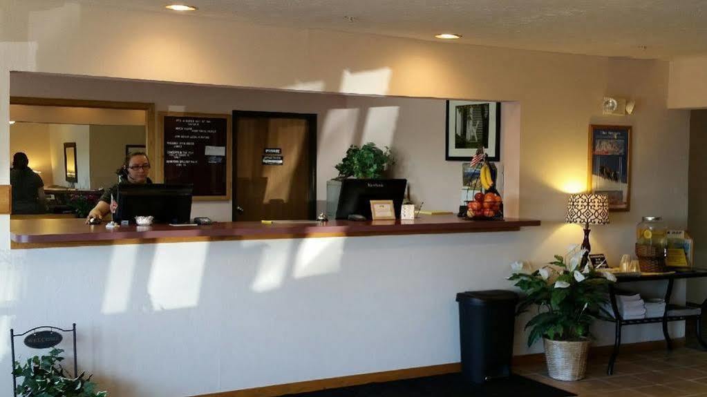 Americinn By Wyndham Petoskey Εξωτερικό φωτογραφία