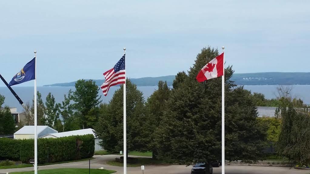 Americinn By Wyndham Petoskey Εξωτερικό φωτογραφία