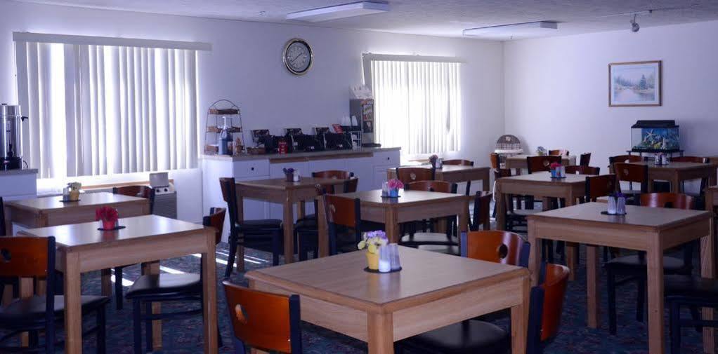 Americinn By Wyndham Petoskey Εξωτερικό φωτογραφία