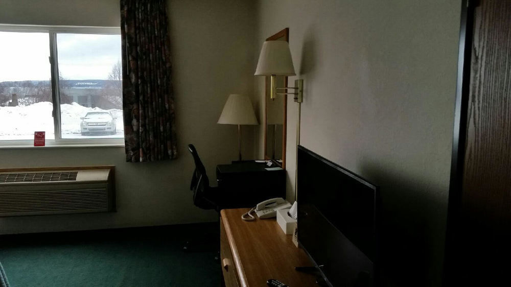 Americinn By Wyndham Petoskey Εξωτερικό φωτογραφία